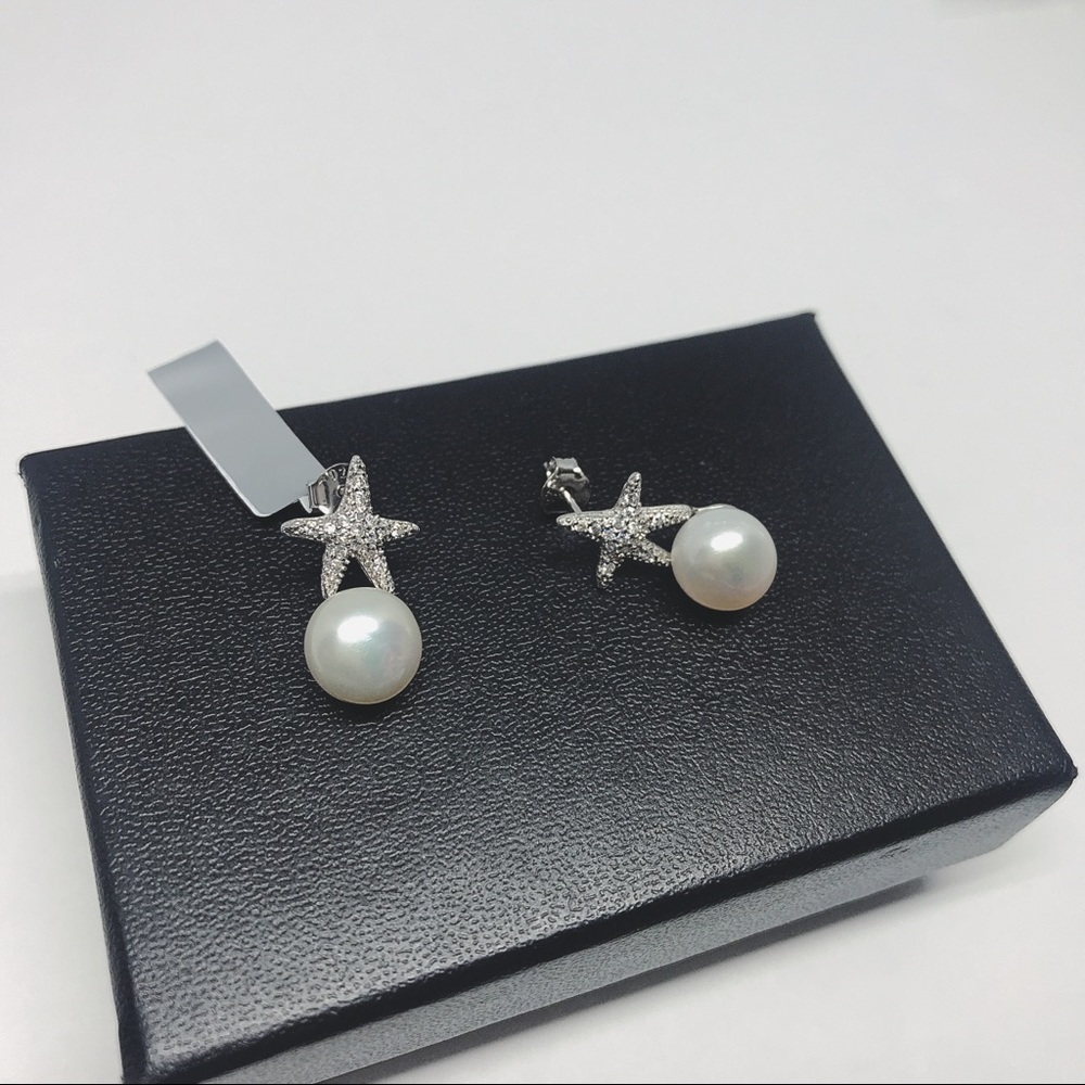 SUMMER LOVIN STUDS PEARL STUD EARRING - Picture 5 of 8